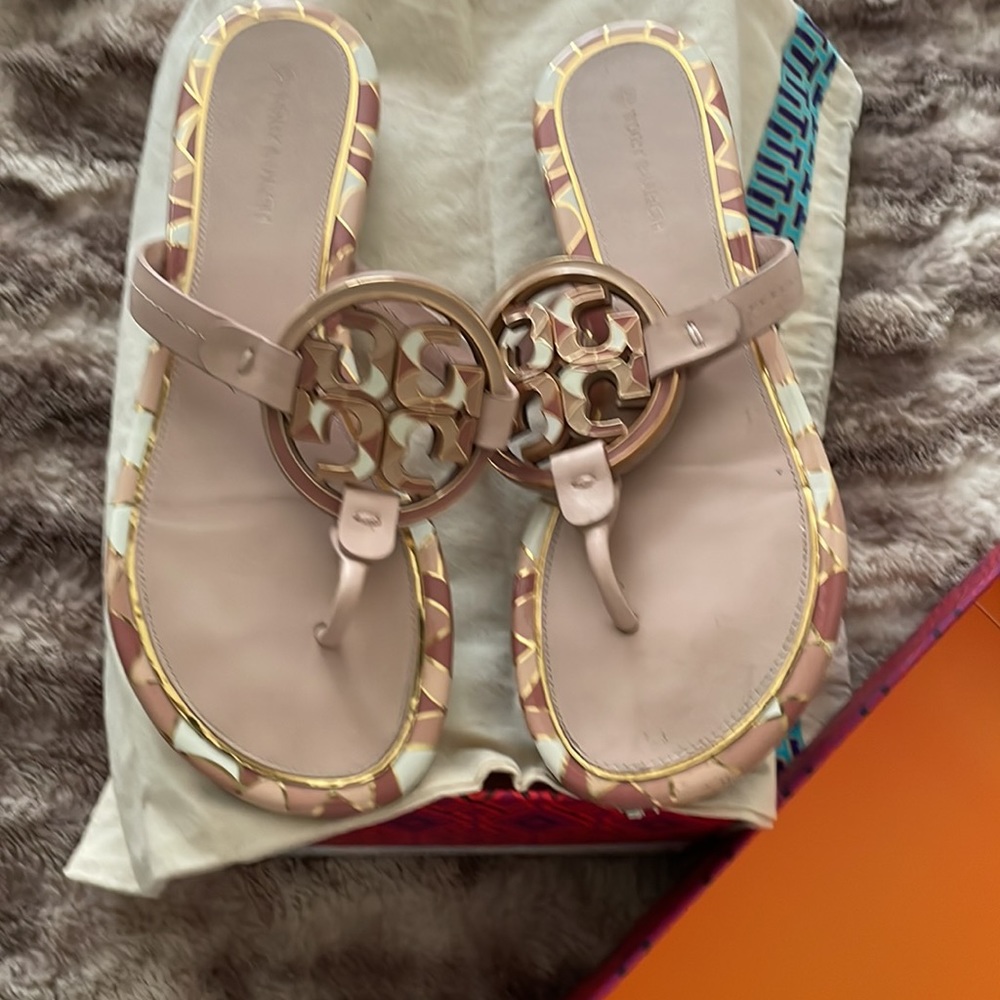 ❤️EUC Tory Burch Enamel Miller Sandal Seashell Pink US 7.5 AUTHENTIC
